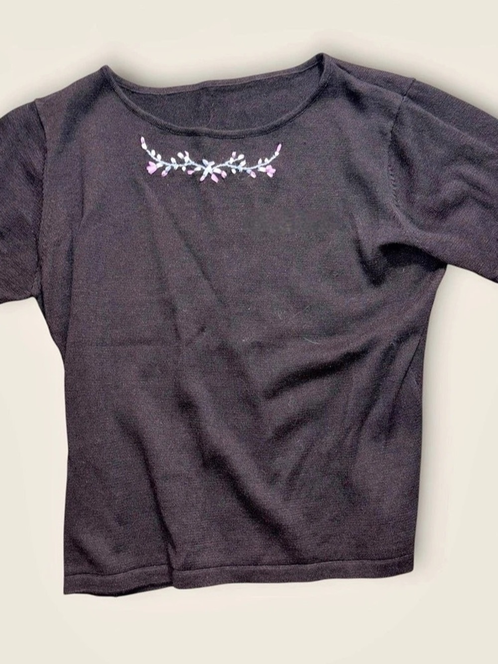 Vintage Knit Short Sleeve Embroidered Tee in Black Size Medium